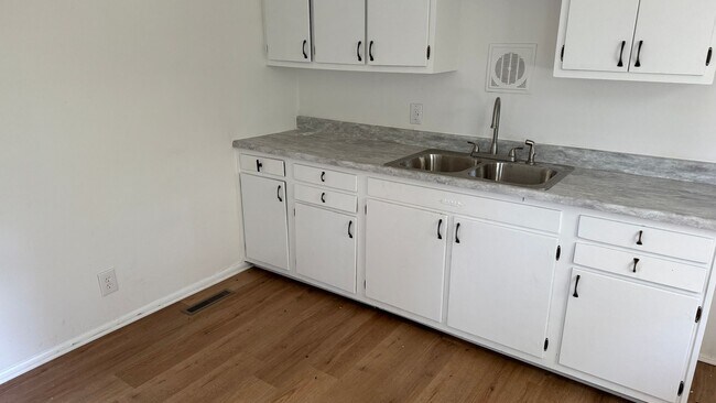 Foto del edificio - Eastern Henrico- Spacious Split Level