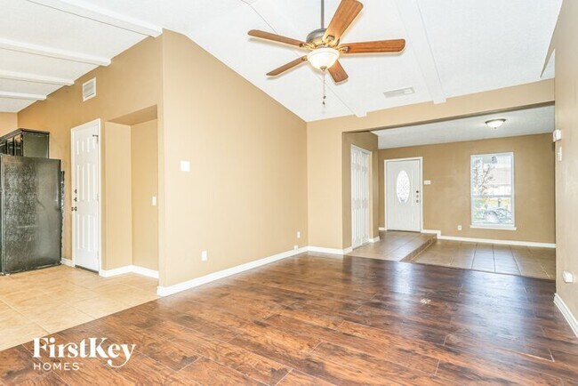 Building Photo - 3704 Finley Rd