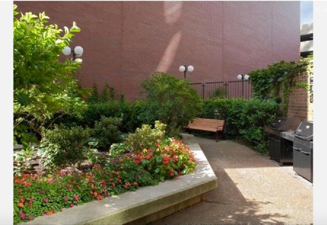 Foto del edificio - 1142 N Dearborn St