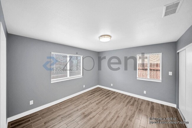 Foto del edificio - 9320 Ives St