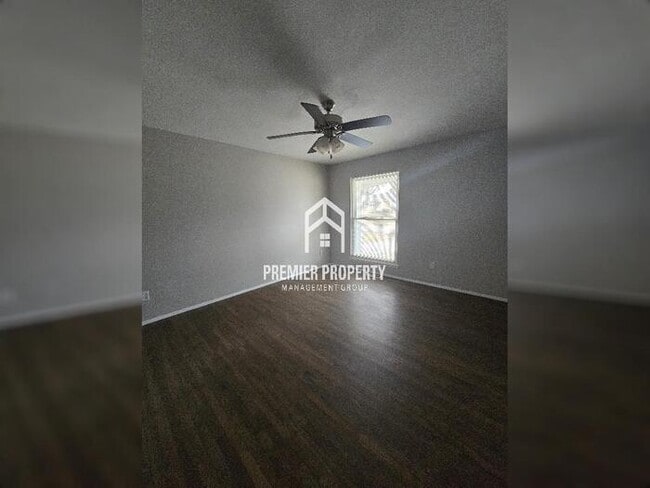 Foto del edificio - 1652 Coachway Ln