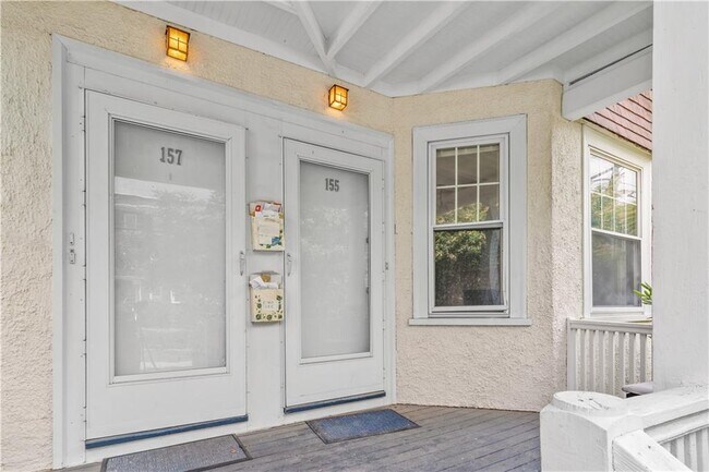 Foto del edificio - 155 Irving Ave