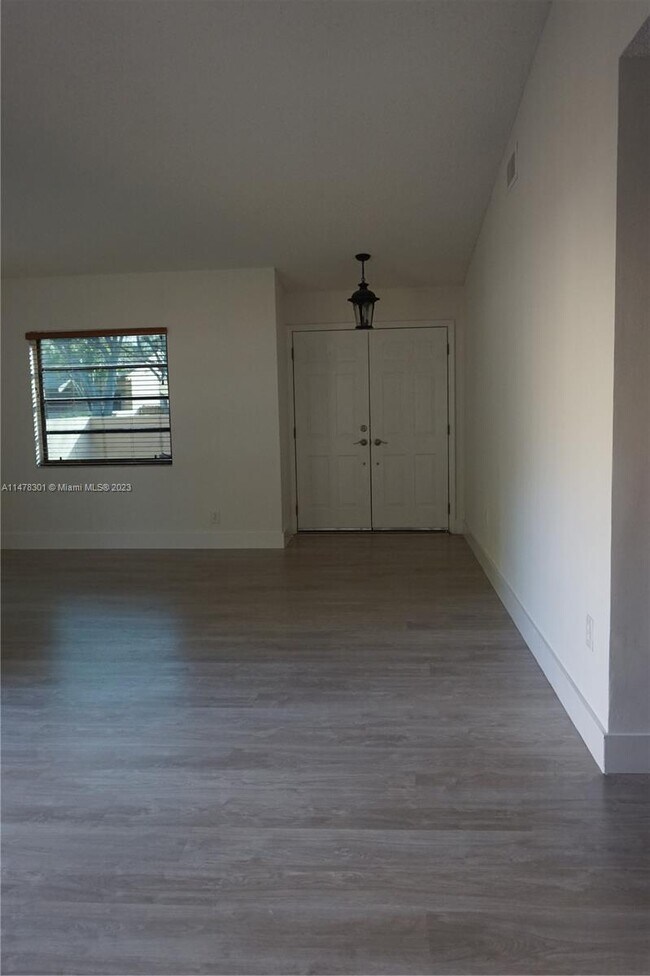 Building Photo - 9690 SW 152nd Ave