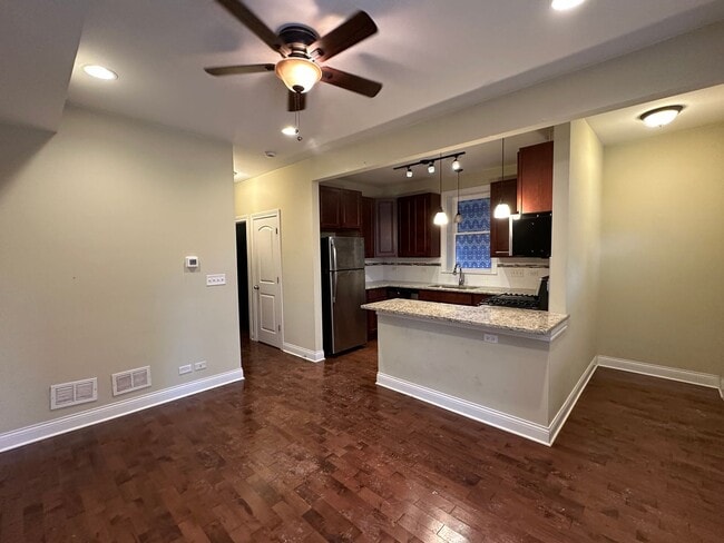 Building Photo - 2649 W 21st Pl