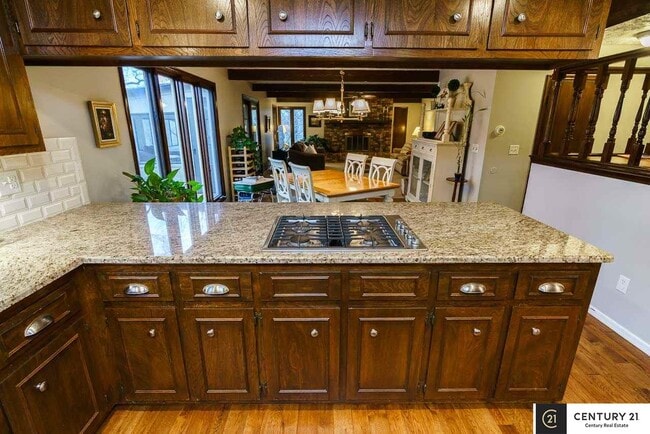 Building Photo - 845 Hidden Hills Dr