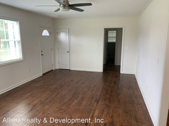 Foto del edificio - 2 br, 1 bath House - 727 23rd Avenue E