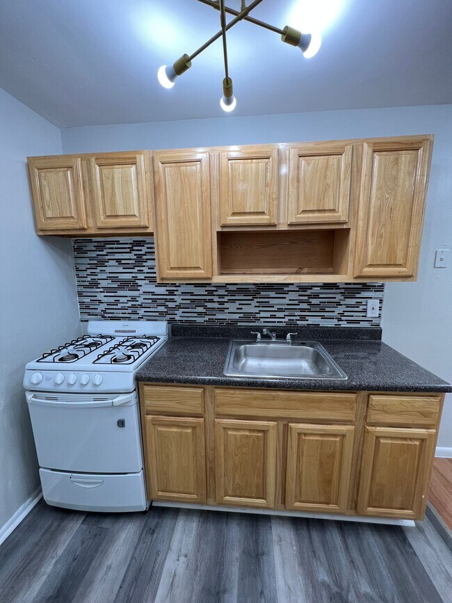 386 Stuyvesant Ave 22 - 412 Stuyvesant Ave