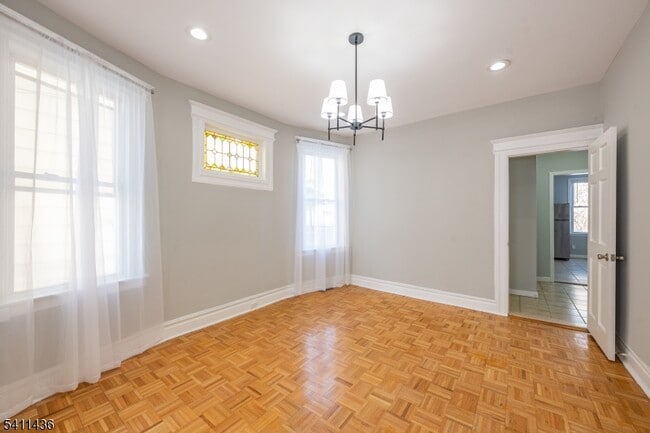 Building Photo - 24 Llewellyn Ave