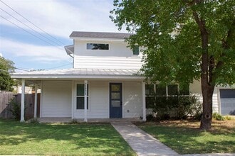 Building Photo - 1131 Omega Ave