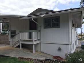 Building Photo - 1703 Puowaina Dr