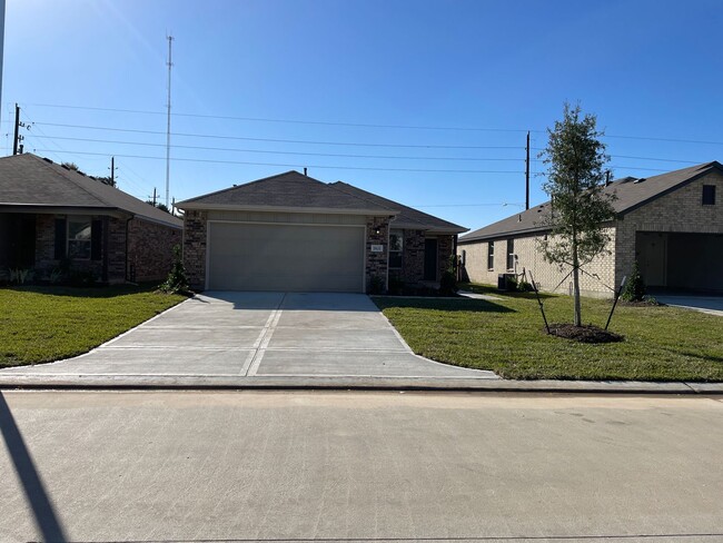 Building Photo - ***MARCH MADNESS SAVINGS!*** Three Bedroom...