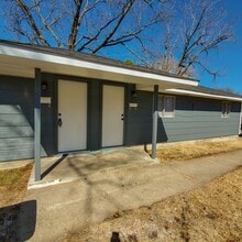 Building Photo - 642 N Beard Ave