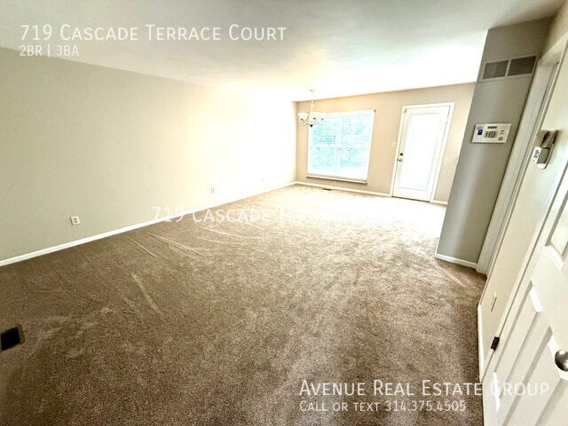 Foto del edificio - 719 Cascade Terrace Ct