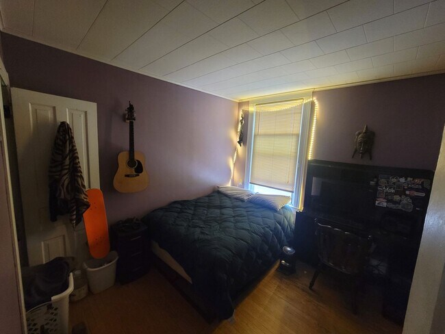 Foto del edificio - Duluth, MN - 4 Bedroom - 1 Bathroom - Close to UMD & CSS