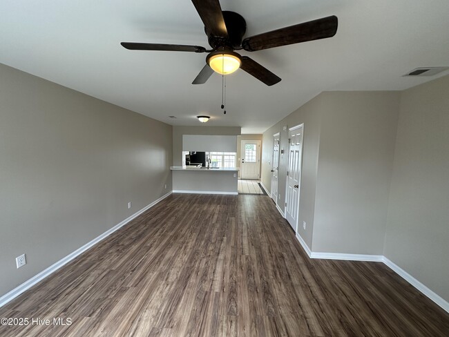 Foto del edificio - 4910 Bridgers Rd