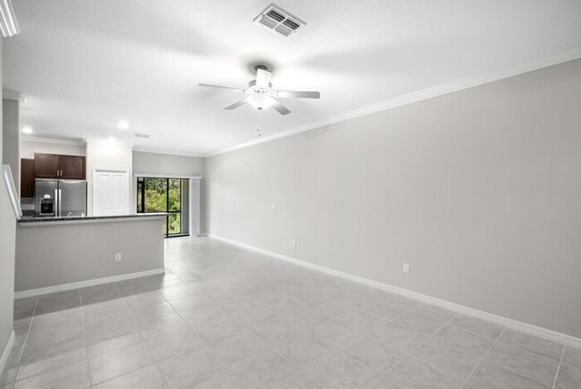 Building Photo - Like New Townhome FOR RENT in Willow Square!