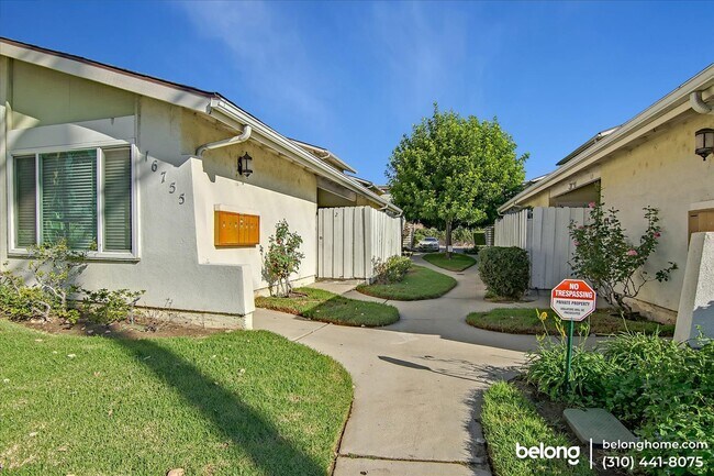 Foto del edificio - 16755 Parthenia St