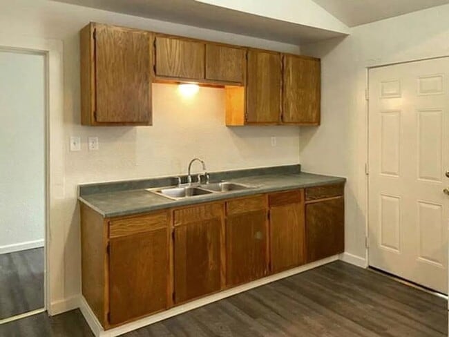 Building Photo - 129 Wildwood Ave