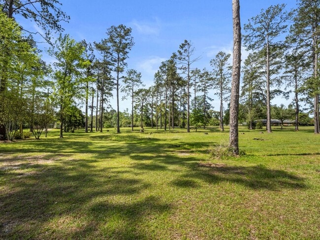 Building Photo - 615 Morris Rd