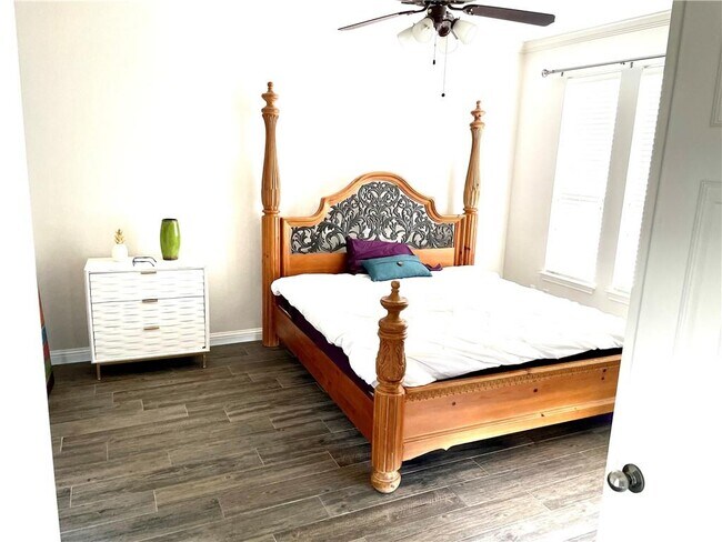 Foto del edificio - 20975 Waterside Dr