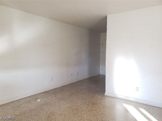 Building Photo - 4911 Coronado Pkwy