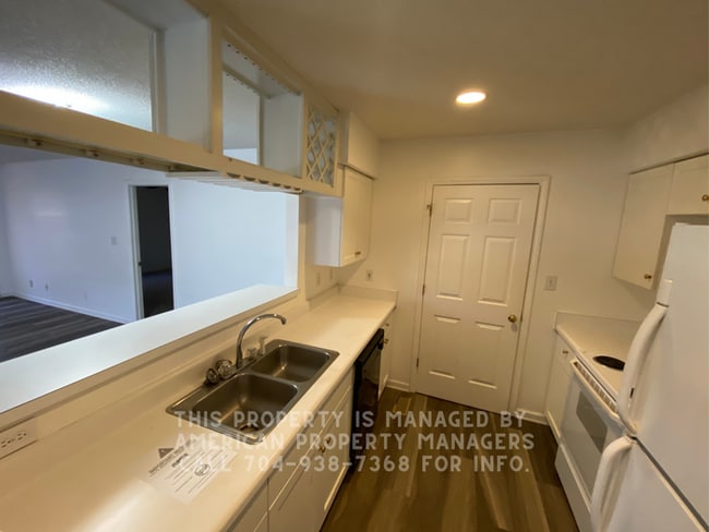 Foto del edificio - 148 Purple Finch Ln