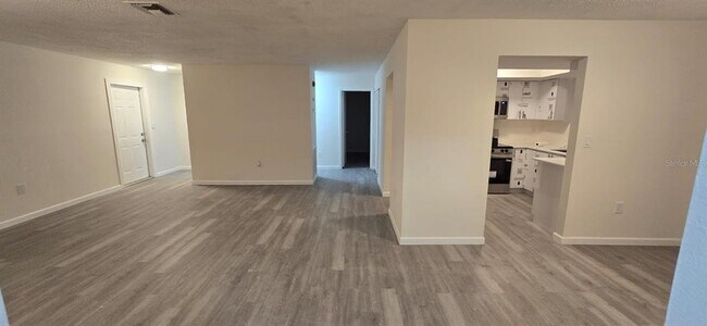 Foto del edificio - 3320 Ames St