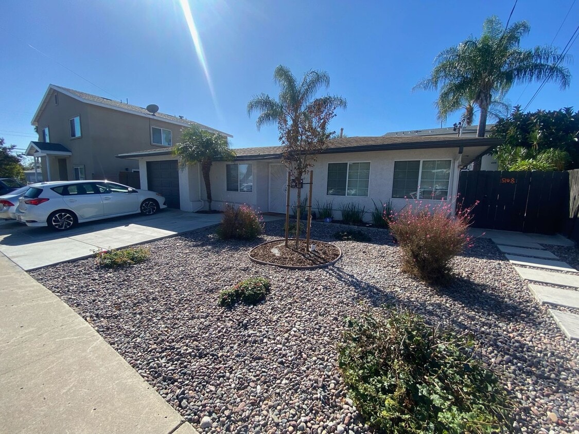 Foto principal - 3BD/2BA, Large Rooms, Patio!