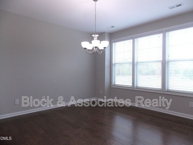 Building Photo - 603 Old Mill Village Dr