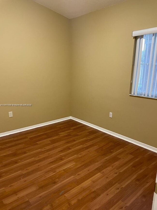 Building Photo - 2920 SE 13th Rd