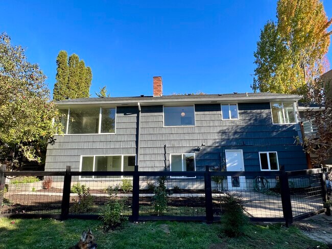 Foto del edificio - 5641 37th Ave SW