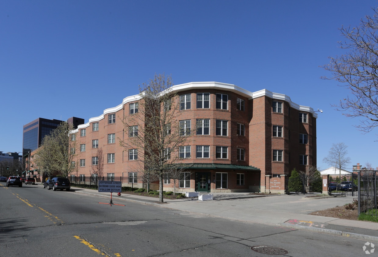 Primary Photo - Seasons of Hartford