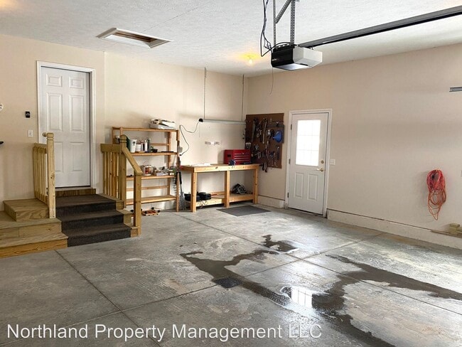 Building Photo - 2 br, 2 bath House - 3744 Creekside Dr