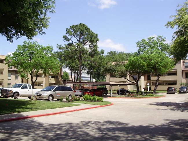 Building Photo - 8415 Hearth Dr