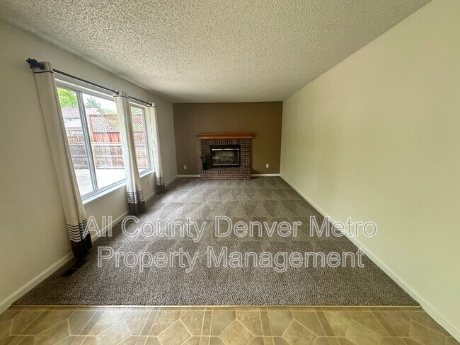Foto del edificio - 1427 McIntosh Ave