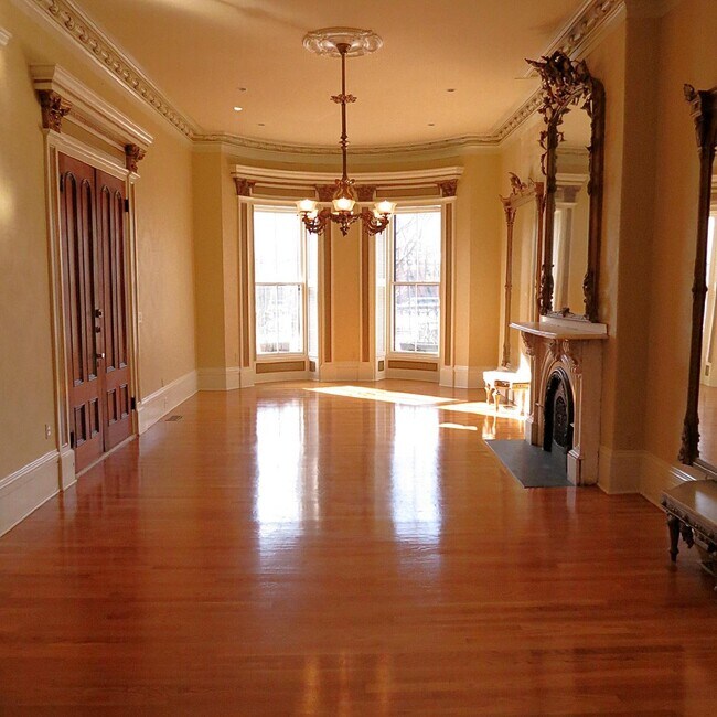 Foto del edificio - 542 Massachusetts Ave