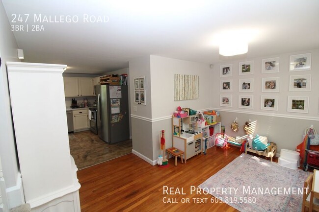 Building Photo - 3 BD Home in Barrington available for a 12...