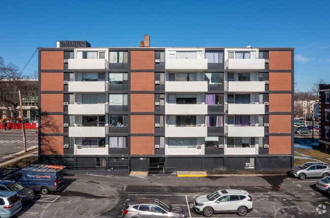 Building Photo - 840-846 Massachusetts Ave