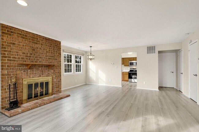 Building Photo - 3030 Piano Ln