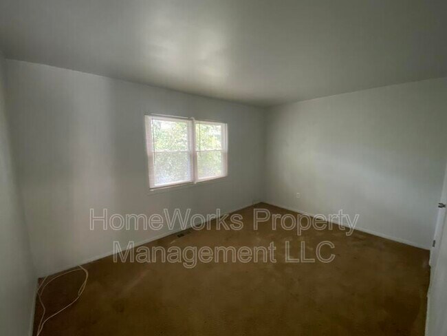 Building Photo - 1922 Eloise Ln