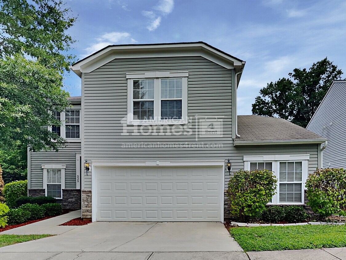 Foto principal - 525 Lakeside Valley Drive