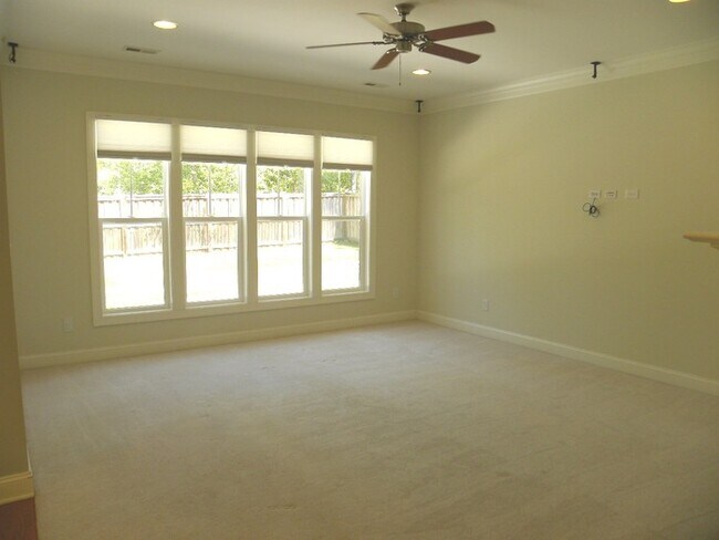 Building Photo - Absolutely beautiful home at the Cottages ...