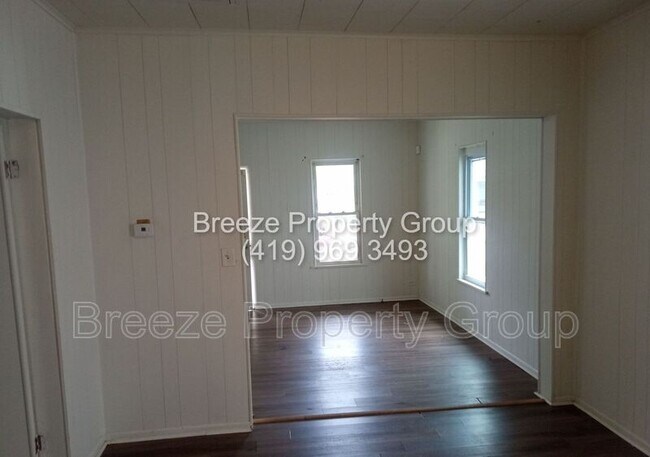 Building Photo - 528 E Central