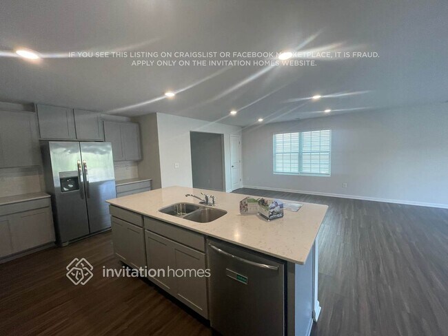 Foto del edificio - 5117 Spring Breeze Blvd