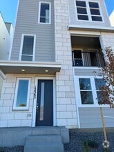 Building Photo - 12365 Farmview Ln
