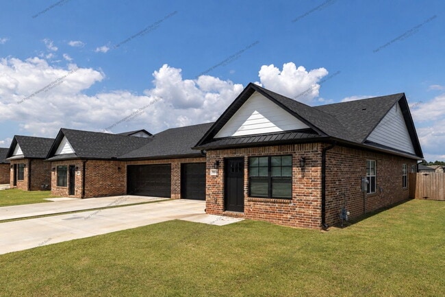 Building Photo - 8705 Cantera Dr