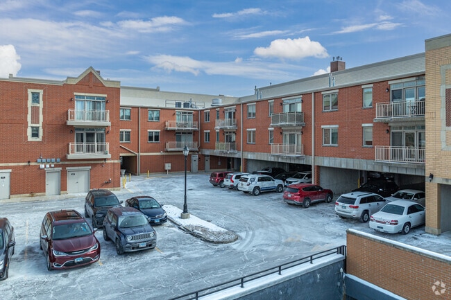 Alternate Image - 310 S Main St