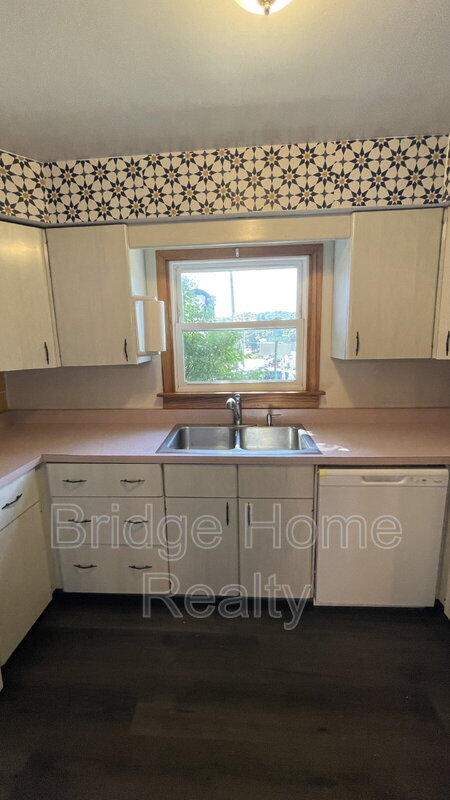 Building Photo - 507 Cherry St
