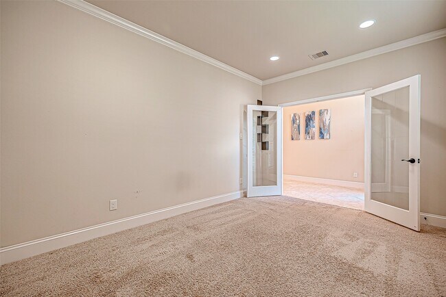 Foto del edificio - 12604 Floral Park Ln