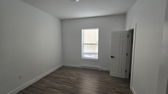 Building Photo - 87 Weldon St